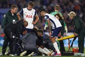 Read more about the article Tottenham Midfielder Requires Oxygen Following Severe Mid-Air Collision