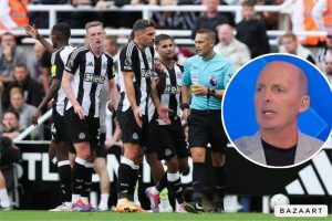 Read more about the article Mike Dean reacts to Fabian Schar’s red card as Newcastle beat Southampton in the Premier League