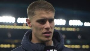 What Micky van de Ven did to Thomas Frank after Tottenham's loss to Chelsea speaks volumes - Gentle Soccer